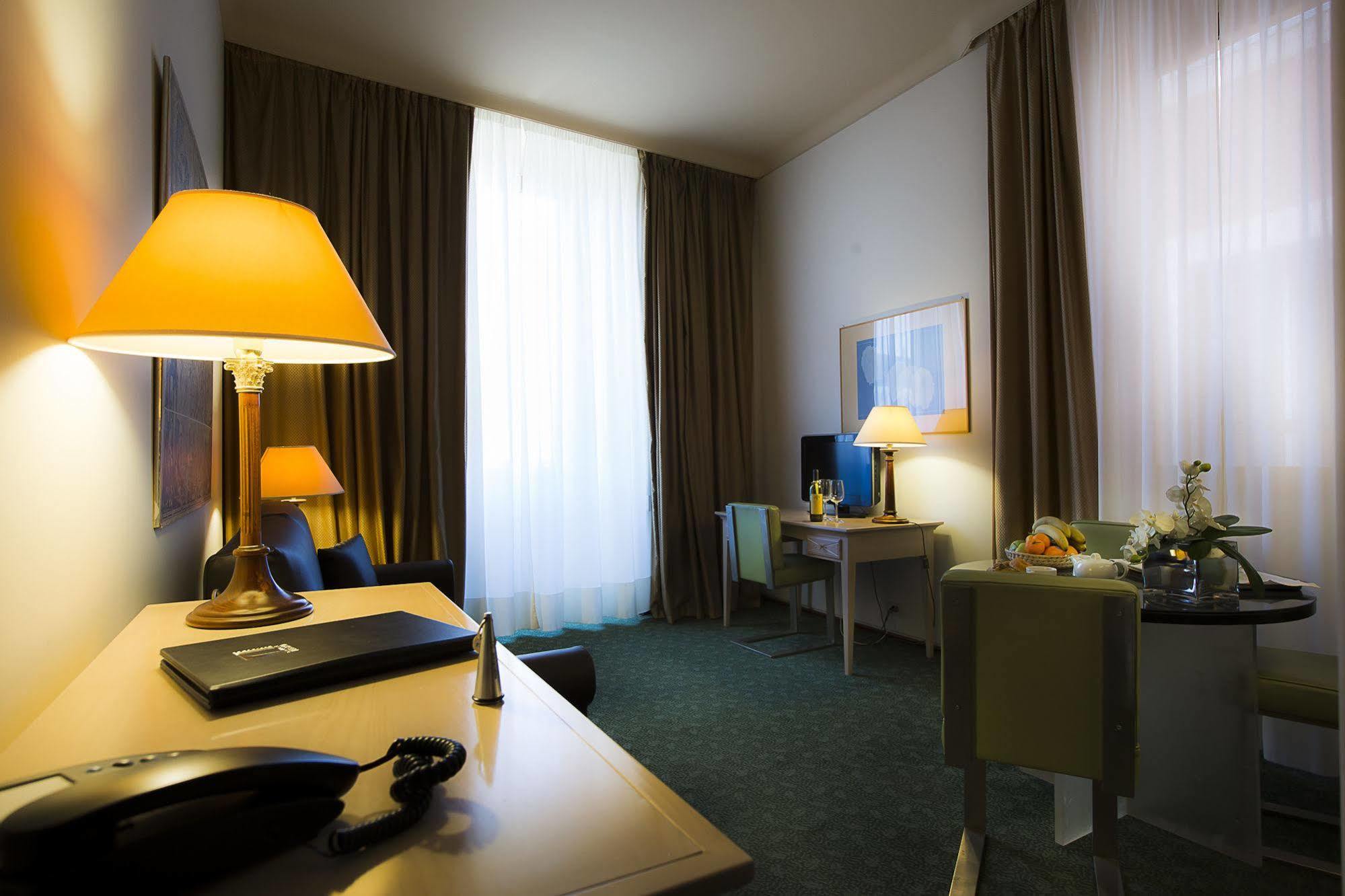 Palazzo Velabro, A Member Of Design Hotels Rom Exteriör bild